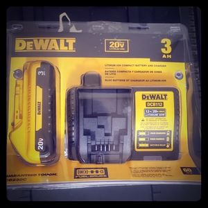Dewalt 20V battery/charger pack